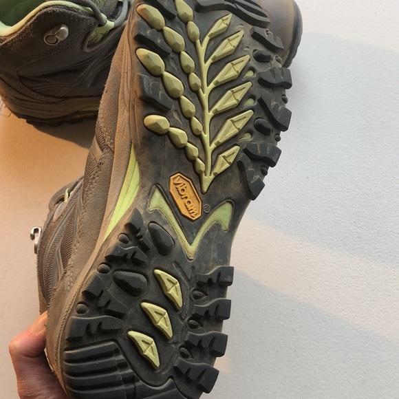 Size 8 North Face Hikers! - Picture 4 of 4